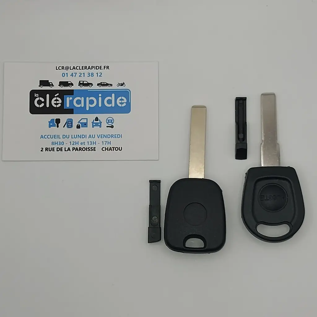 KEY WITHOUT TRANSPONDER WITH PLUG