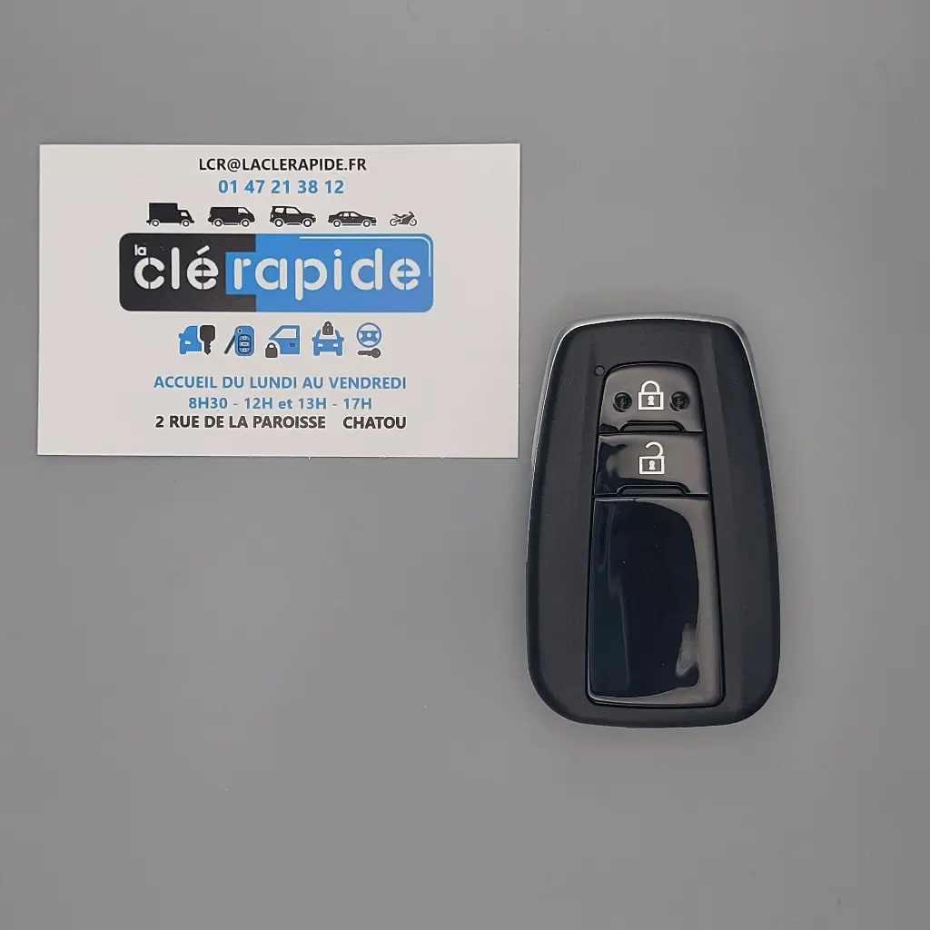 Télécommande Toyota Corolla E210 (12e gen) - smart proximity (probable hybride) à vérifier (probable 4) boutons 2018-2024 à vérifier (315/433 MHz) Mise au code et taillage inclus, à partir du code de clé ou d'une photo de la clé du véhicule