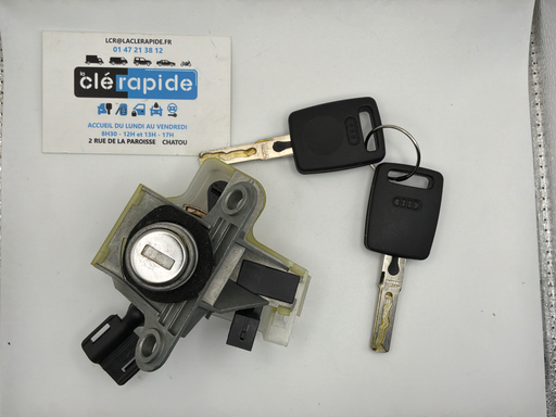 [8D5827573] COFFRE AUDI A4