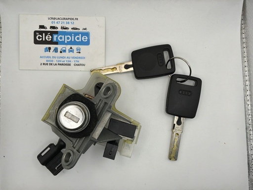 [8D5827573] COFFRE AUDI A4