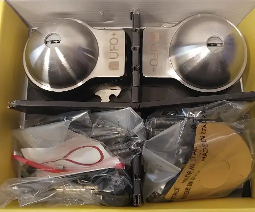[8086H3232B] PAIRES DE SERRURE UFO+ ( LATERAL ET ARRIERE ENCASTER S'ENTROUVRANT )