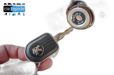 [803389] CLE  PEUGEOT DJANGO 125 2015