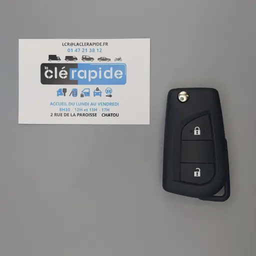 [1612489380] TELECOMMANDE PLIABLE 2 BOUTONS PEUGEOT 108 Mise au code et taillage inclus, à partir du code de clé ou d’une photo de la clé du véhicule
